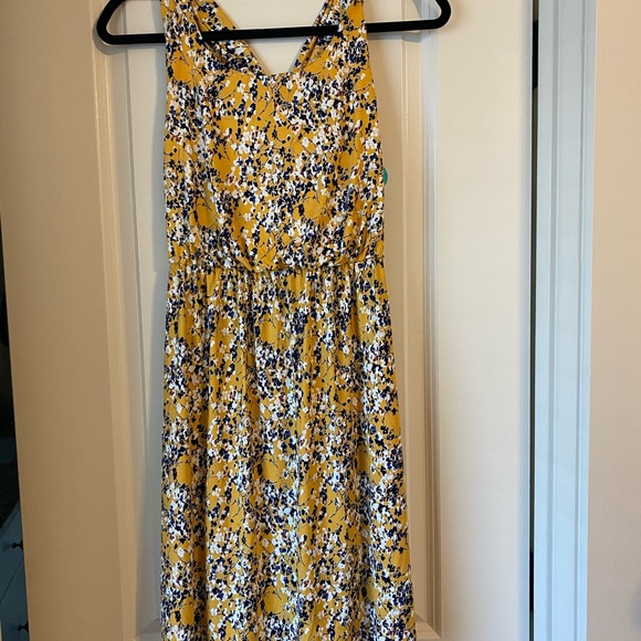 NWT! Kaileigh Tasha Knit dress in yellow floral in medium. - Picture 8 of 9